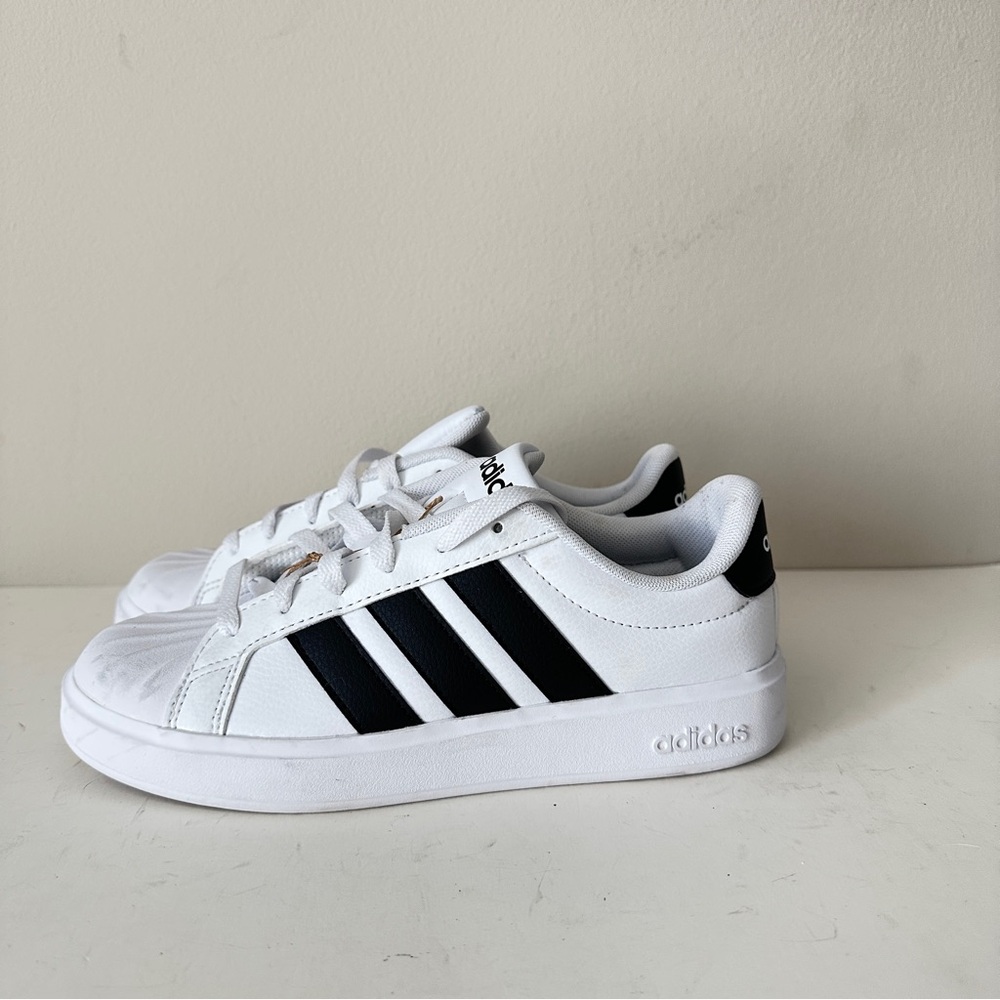 NEW Adidas Streettalk Classic White Sneakers, Sz 5, 23cm in length inside